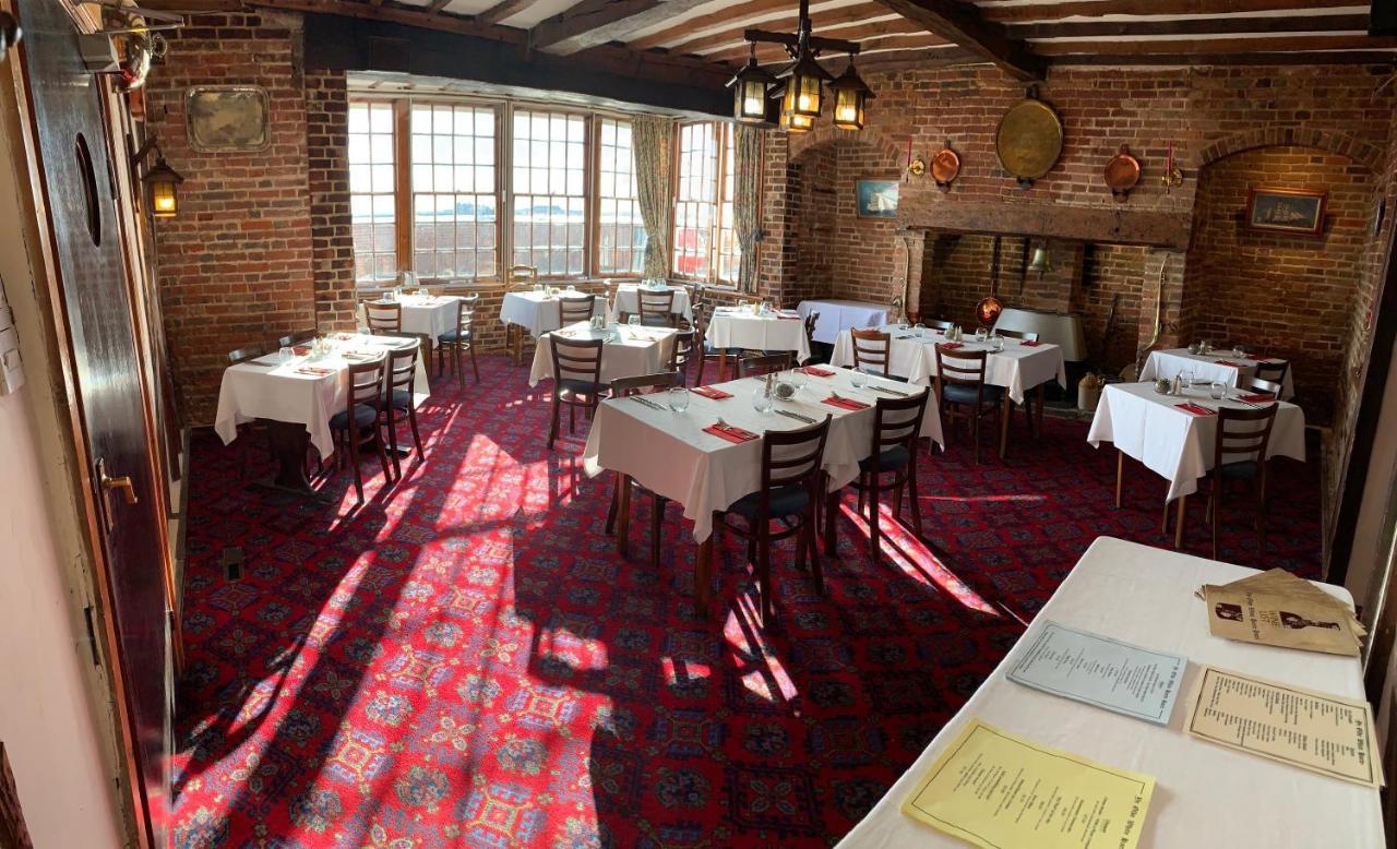 Ye Olde White Harte Hotel Burnham-on-Crouch Dış mekan fotoğraf